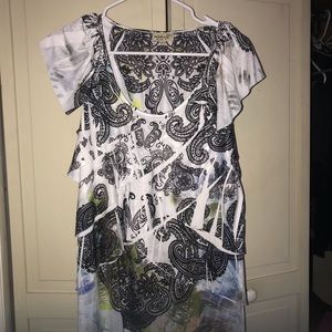Women’s Ruffle Style Dress Shirt.